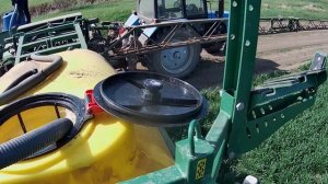 Заправляем опрыскиватель Гварта 8