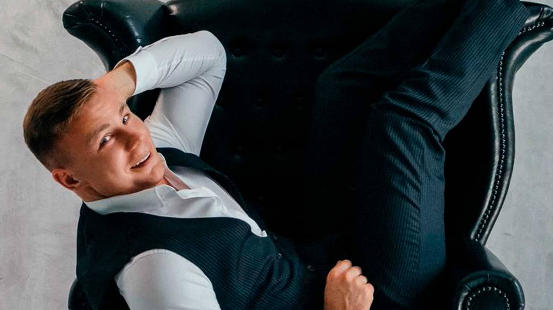 Ведущий роман - игра "Мафия" (живёт в Москве, выезжает по другим городам) смотреть онлайн