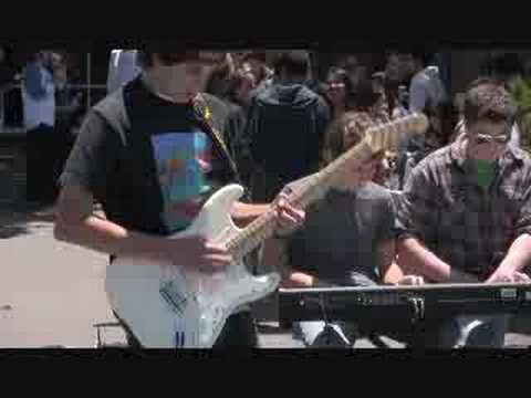 Cleavis The Postapocalyptical Service (Such Great Hights Cover) смотреть онлайн