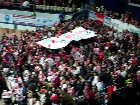 Vítkovice-Třinec / 30.11.2010-kotel před utkáním-choreo смотреть онлайн