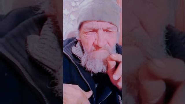 Кто больше знает, дурак или мудрец? Дурак, мудрец во всём сомневается. Хорошо быть дураком смотреть онлайн