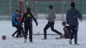 Футбол зимой