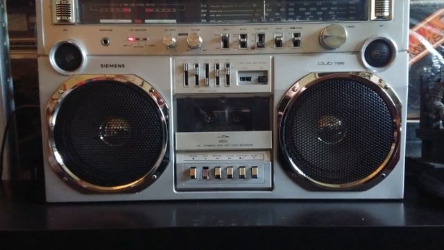 Siemens Club 796 Boombox Ghettoblaster Stereo Radio Cassette Recorder Portable Stereo смотреть онлайн