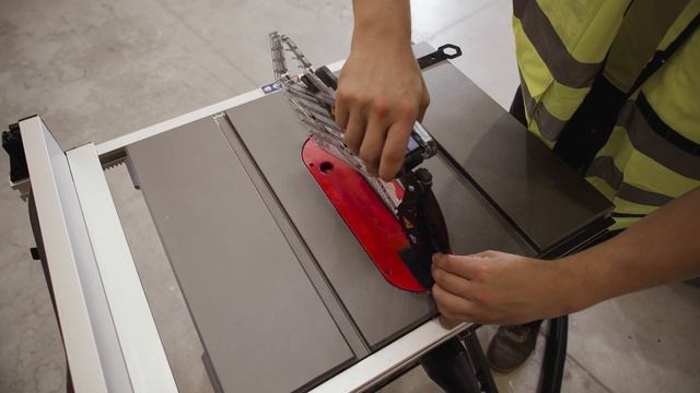 MILWAUKEE® M18 FUEL™ ONE-KEY™ 210 mm Table Saw - Testimonial смотреть онлайн