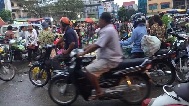 Cambodia Market At Psar Derm Kor In Phnom Penh смотреть онлайн