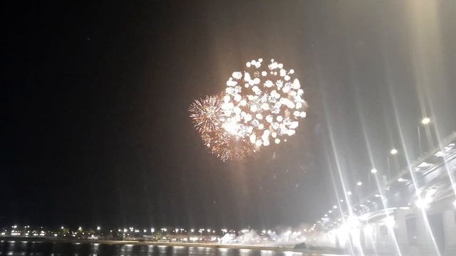Фейерверк в Ростове-на-Дону в честь Дня города 2021 смотреть онлайн