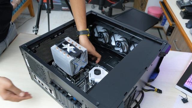 Phanteks Eclipse P400A Review: Case of the Year? смотреть онлайн