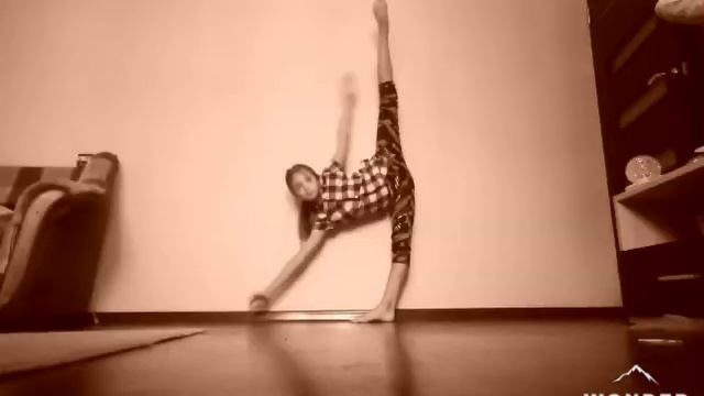 Так как скоро новый год вот небольшой клип под новогоднию песню. (ну как скоро через 16 дней) смотреть онлайн