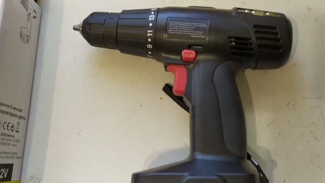 Замена аккумуляторов в шуруповерте ML-CD22-120-N-1 смотреть онлайн