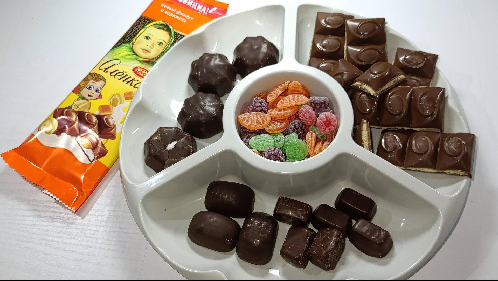 Асмр Шоколадный 🍫🍨🥠🍩 приятный хруст и звуки АСМР для вашего удовлетворения и мурашек🥰 смотреть онлайн