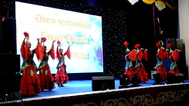 Чемпион Ерасылды қарсы алу ЖАҢАҚАЛА!!! смотреть онлайн