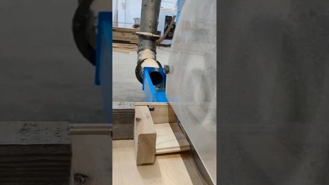 Распиловка досок на ручном торцовочном станке ЦТ10-4 смотреть онлайн