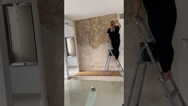 Gaten opvullen en muur verven met Kalkliter смотреть онлайн