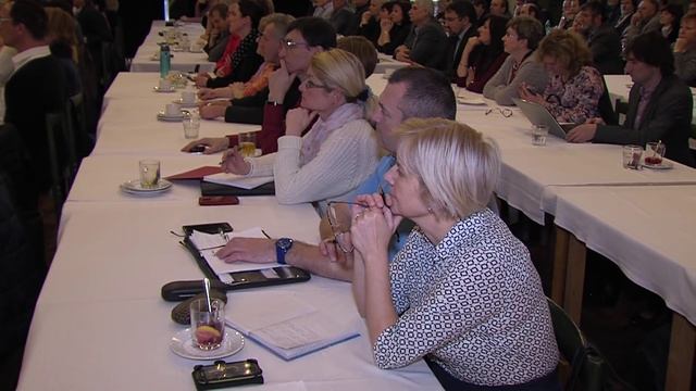 Kdo chce informace o inkluzi, tak je má, říká ministryně školství Kateřina Valachová смотреть онлайн
