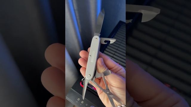 Victorinox Alox Pioneer X смотреть онлайн