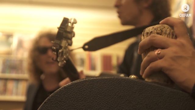The Mystery Jets intimate Oxjam gig in a shop | Oxfam GB смотреть онлайн