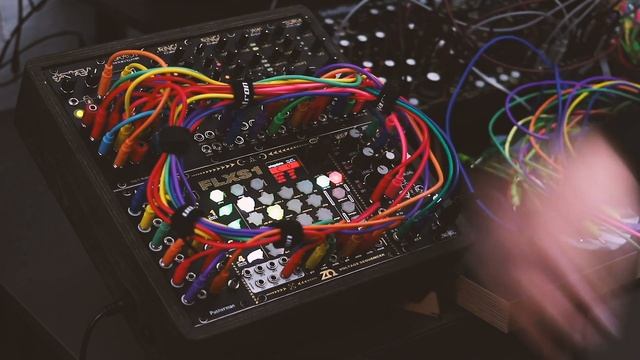 Kin | Ambient Glitch Modular Synthesizer | Rings, Plaits, Braids, Clouds, FLXS1, Triple Sloths смотреть онлайн