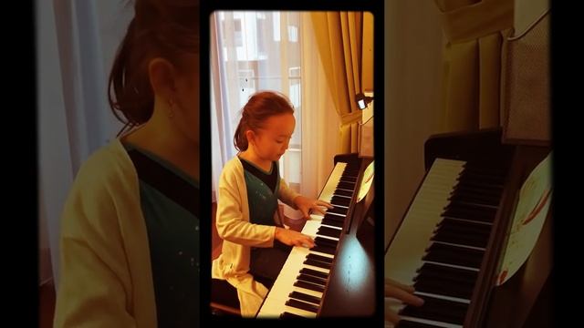 Амина играет (Holiday in Paris) смотреть онлайн