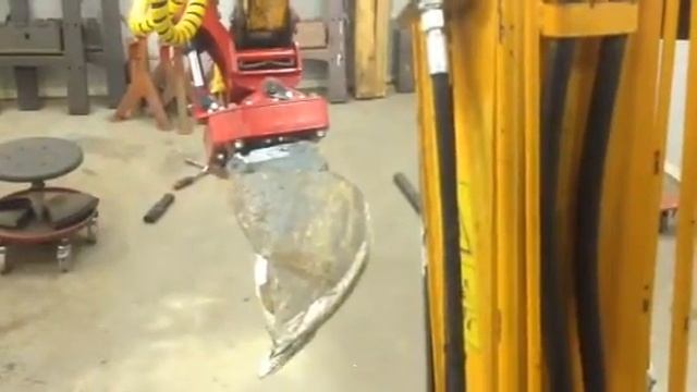 Tiltrotator mini excavator first testrun смотреть онлайн