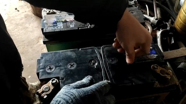 Как Крутят Новые АККУМУЛЯТОРЫ на Тракторе спустя пол года? DECUS 110 Ач на ЛТЗ-60 смотреть онлайн