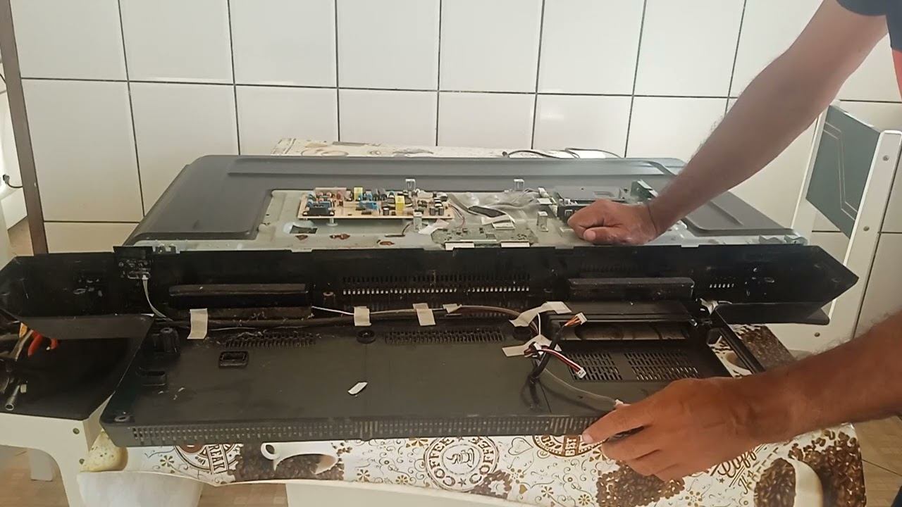 TROCANDO ALTO FALANTE DA TV 50"PHILIPS . смотреть онлайн