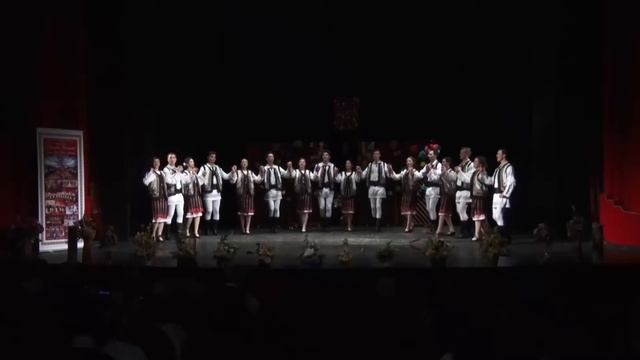Spectacol folcloric "FLORI DE MAI" смотреть онлайн