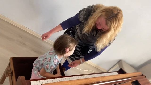 Нелли Самсонова, 3 года смотреть онлайн