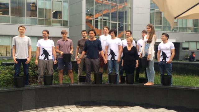 Яндекс.Почта принимает Ice Bucket Challenge смотреть онлайн
