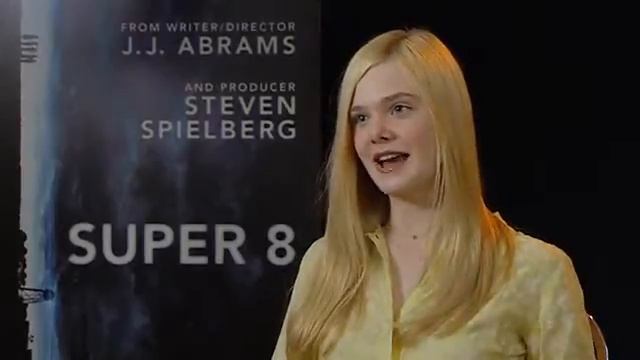 Elle Fanning - "Super 8" Hit List TV смотреть онлайн
