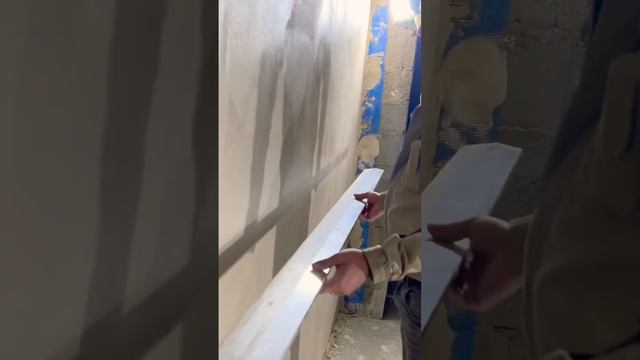 Как проверять стены с помощью прожектора!#команда #plasterbro смотреть онлайн