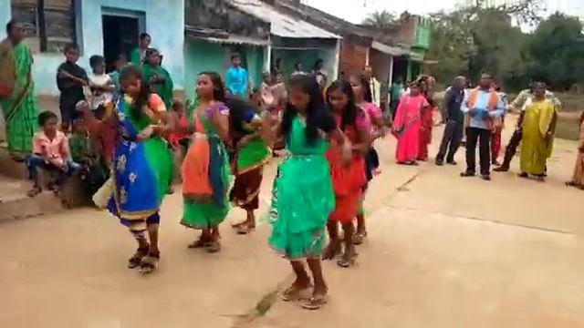 Jebe asibe se santi raja super Hit dance (from:-LUNGURTAL) смотреть онлайн