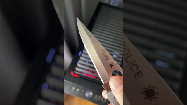 Spyderco Police смотреть онлайн