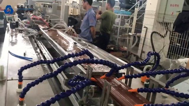 Линия производства ДПК досок из ПЭ/ПП смотреть онлайн