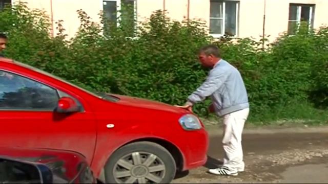 За рулем - очередной пьяный хам! Полюбуйтесь!!! смотреть онлайн