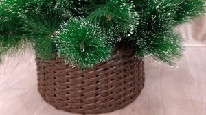 Юбочка для ёлки из ротанга в технике "обратное плетение"