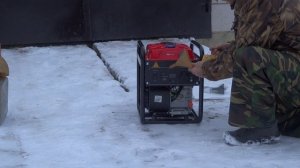 Распаковываем Инверторный бензиновый генератор.