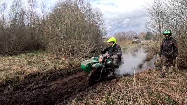 часть 2  Днепр Урал Offroad дедушкин Урал с сарая на бездорожье в грязь