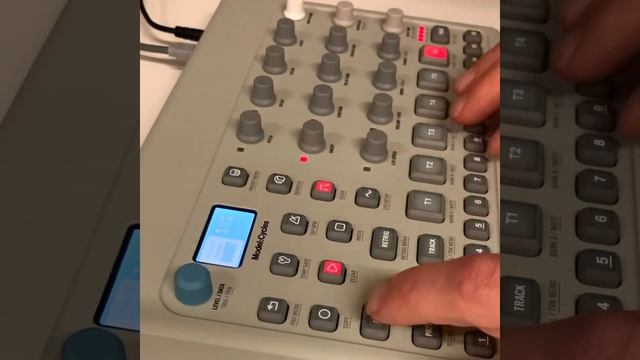 Elektron Model:Cycles test 2 смотреть онлайн