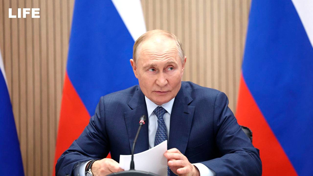 Путин отвечает на вопросы журналистов смотреть онлайн