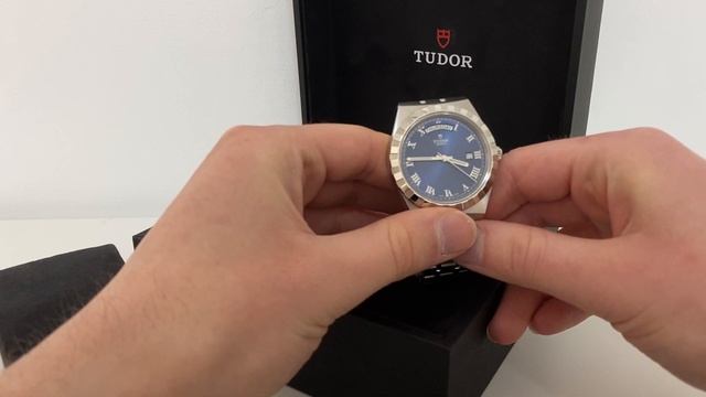 TUDOR ROYAL 41 mm Day-Date M28600-0005 AUTOMATIC GENTS BLUE DIAL WATCH смотреть онлайн