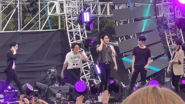 [MIK] Pentagon - Shine 찌질이 [fancam] смотреть онлайн