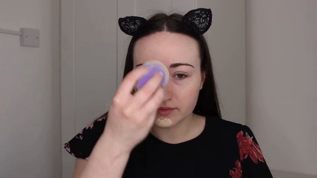 Trying out the Powder Under Foundation Hack | Does it actually work? смотреть онлайн