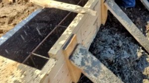 Заливка свайно-ленточного фундамента для дома из газобетона