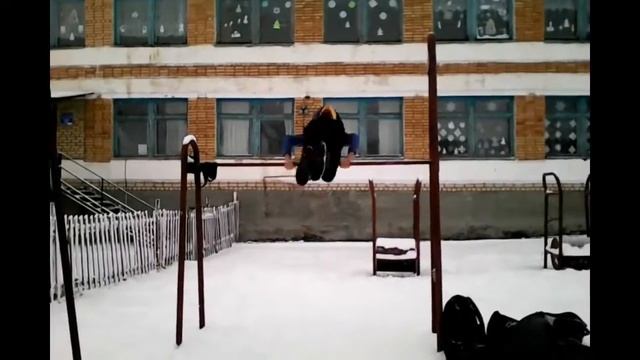 Street Workout Лёгкие элементы на турнике смотреть онлайн
