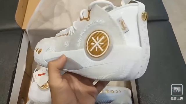 Li-Ning Wade Phantom 3 Men’s Professional Basketball Shoes - White/Gold смотреть онлайн
