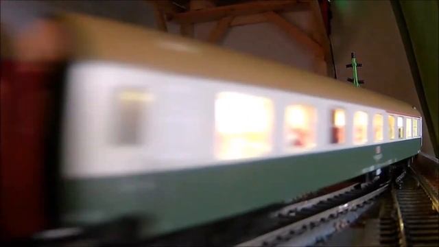 Modelleisenbahn H0 + BR 232 + Ludmilla + Nachtzug + Schlafwagen + SZD + MITROPA + Sitzwagen DB смотреть онлайн