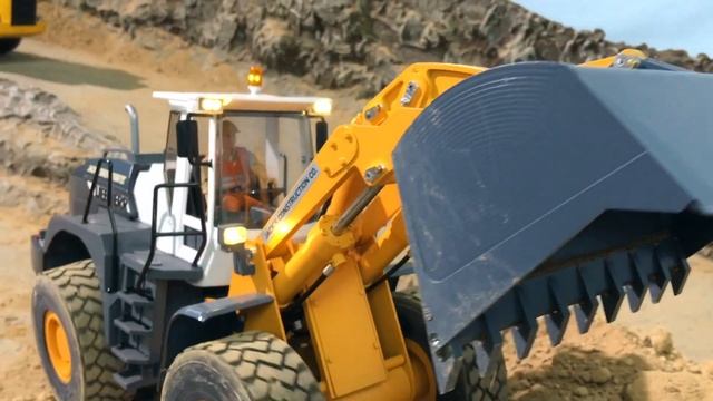 BRUDER Excavators RC BRUDER Trucks just QUARRY WORK Bruder RC Long Play смотреть онлайн