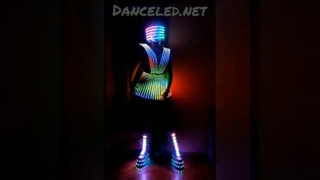 Светодиодный пиксельный костюм: платье,шлем и сапоги/ LED pixel suit: dress, helmet and boots смотреть онлайн