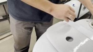 Установка арматуры с нижней подводкой АНС-1112 (АН-11, АС-12Х) в бачок для унитаза.