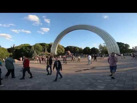 Европейская площадь - Смотровая площадка возле нового пешеходного моста смотреть онлайн